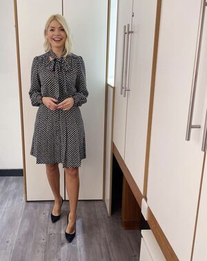 Holly Willoughby OnlyFans Leak Picture - Thumbnail DE0iW4mSkY