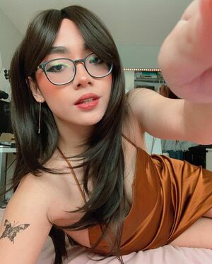 Honeebelle OnlyFans Leak Picture - Thumbnail GsQ7Urxu8q