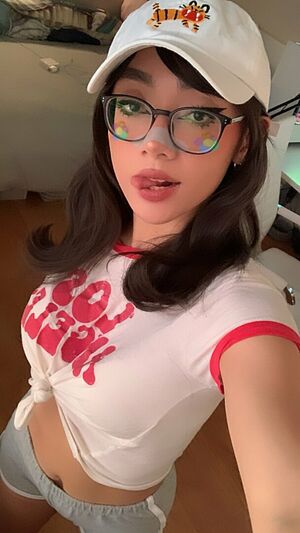 Honeebelle OnlyFans Leak Picture - Thumbnail qEldAB3zCP