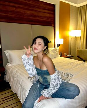 Hwasa OnlyFans Leak Picture - Thumbnail B0Zvgrj3lC