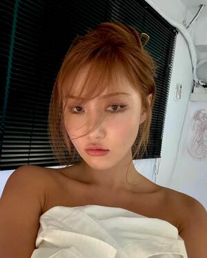 Hwasa OnlyFans Leak Picture - Thumbnail a58v7xblBH