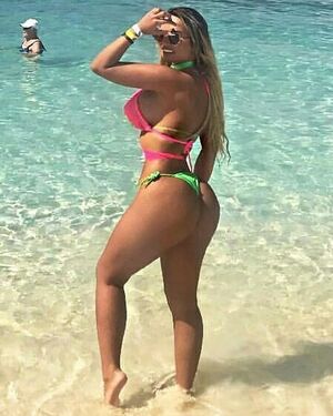 Isabella Pinheiro OnlyFans Leak Picture - Thumbnail FC6GmawxsK