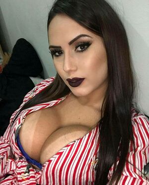 Isabella Pinheiro OnlyFans Leak Picture - Thumbnail SIuFNjFmHo