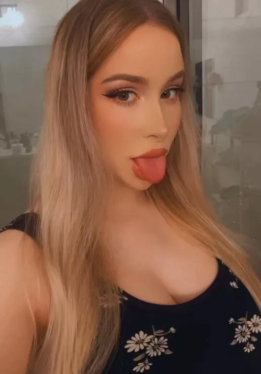 Izzy G OnlyFans Leak Picture - Thumbnail RDizSa1OAD