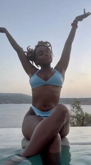 Janelle Monae OnlyFans Leak Picture - Thumbnail zRLNkjlA82