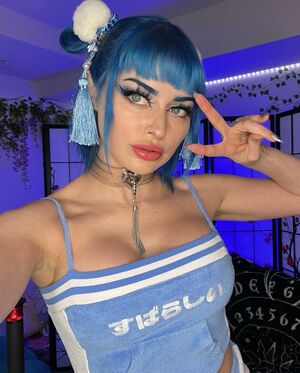 Jewelzblu OnlyFans Leak Picture - Thumbnail SzydHeJMRU