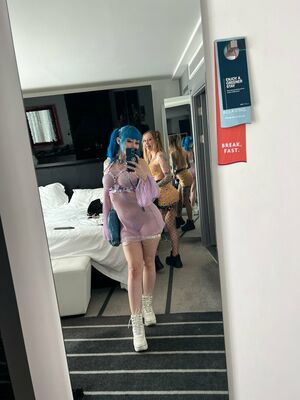 Jewelzblu OnlyFans Leak Picture - Thumbnail xFJ91hnCer