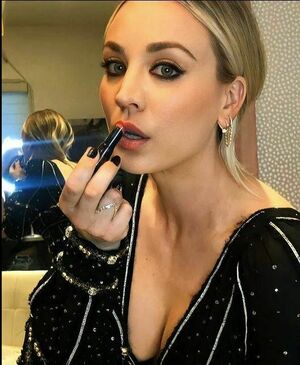 Kaley Cuoco OnlyFans Leak Picture - Thumbnail OHOxa5BBHZ