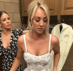 Kaley Cuoco OnlyFans Leak Picture - Thumbnail uSnDVYrMUg