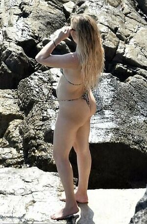 Kate Hudson OnlyFans Leak Picture - Thumbnail mDbH3QXC9S