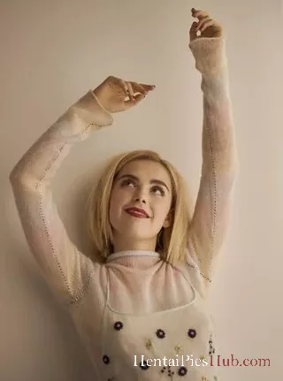 Kiernan Shipka Nude OnlyFans Leak Photo 9yZvMHtLZ2