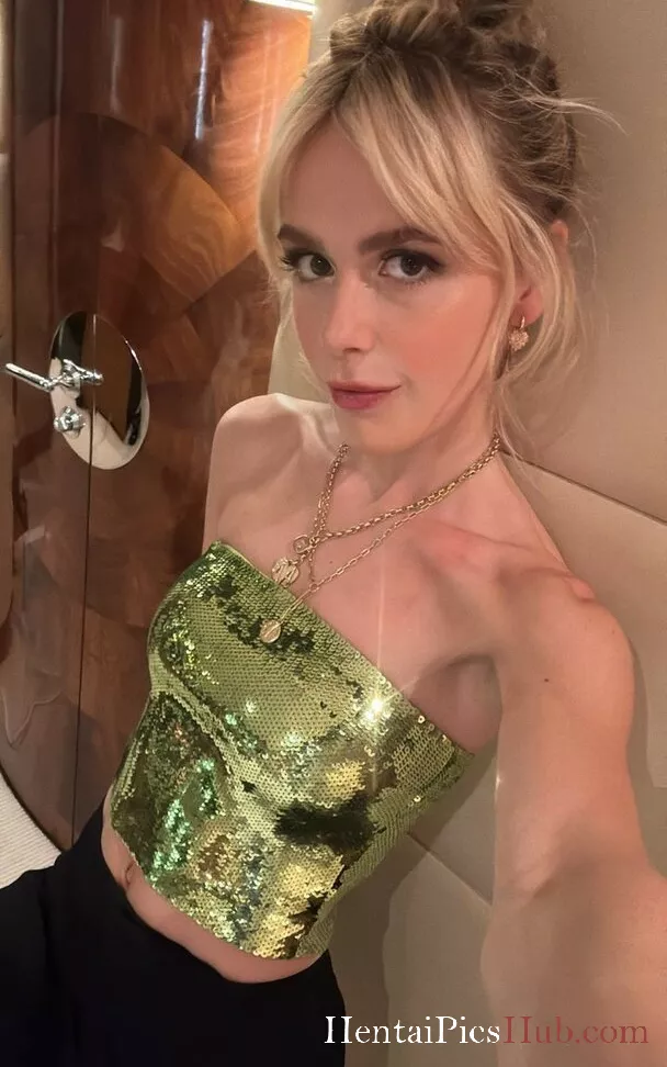 Kiernan Shipka Nude OnlyFans Leak Photo CcgcwfsFRA