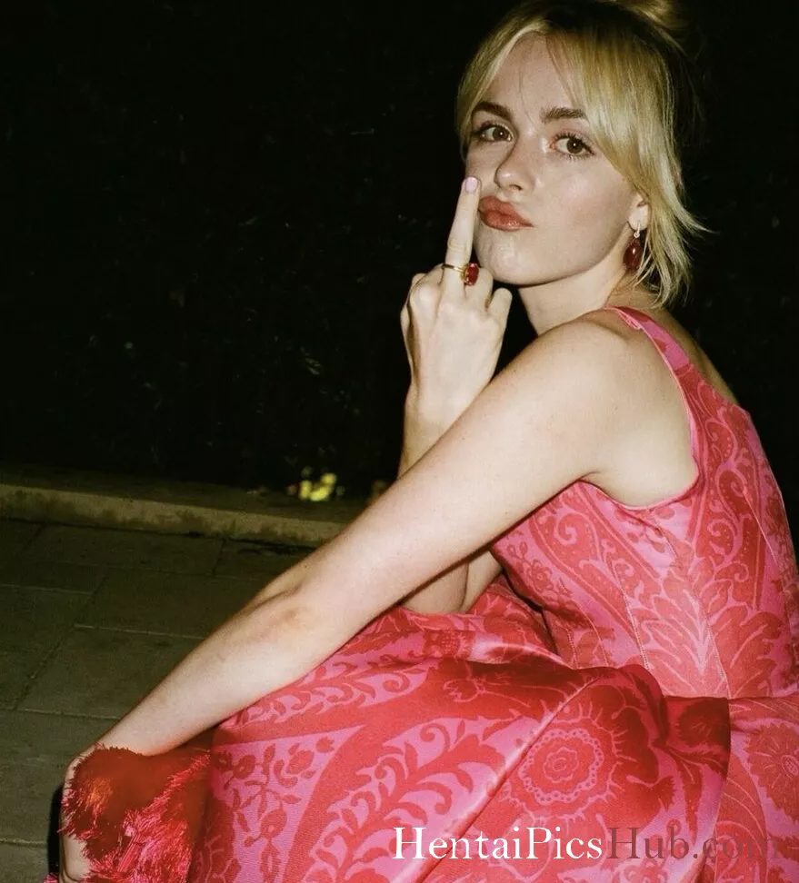 Kiernan Shipka Nude OnlyFans Leak Photo meRN8cYpNJ