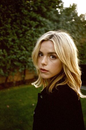 Kiernan Shipka OnlyFans Leak Picture - Thumbnail 0CRN5l8e5P