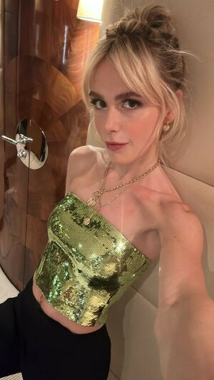 Kiernan Shipka OnlyFans Leak Picture - Thumbnail CcgcwfsFRA