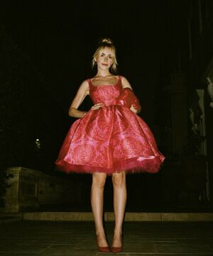 Kiernan Shipka OnlyFans Leak Picture - Thumbnail EicibYLVkw