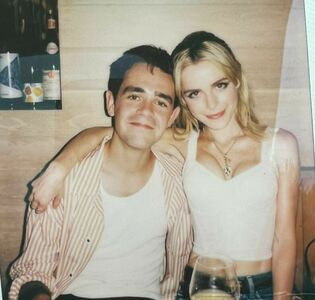 Kiernan Shipka OnlyFans Leak Picture - Thumbnail FjiKHX4fzn