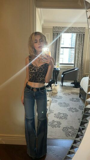 Kiernan Shipka OnlyFans Leak Picture - Thumbnail GjfUgZJsu5