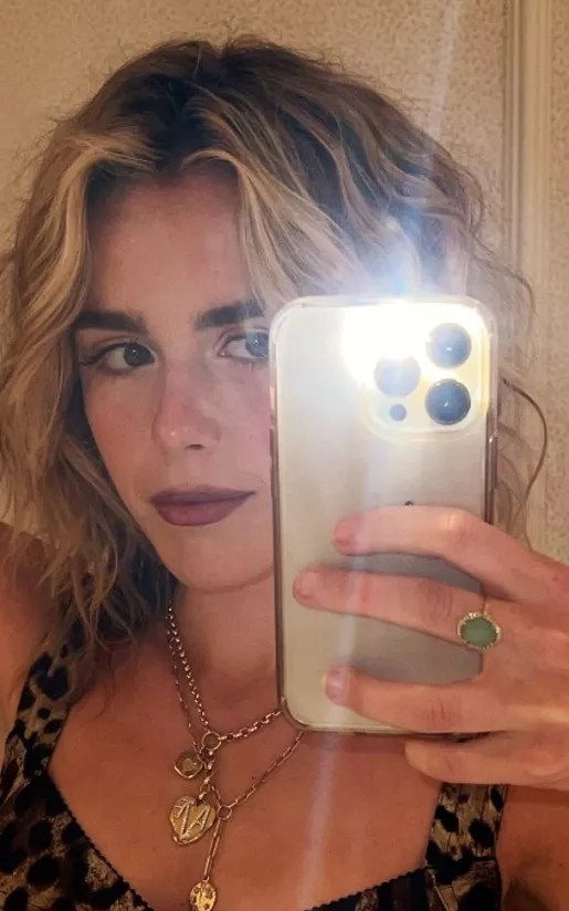 Kiernan Shipka OnlyFans Leak Picture - Thumbnail Rx9AKvvzW7