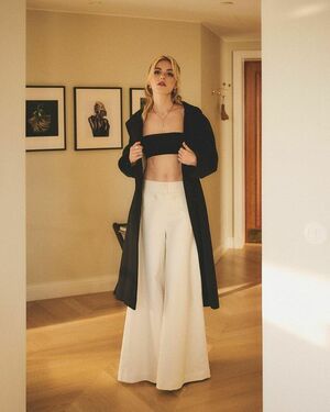 Kiernan Shipka OnlyFans Leak Picture - Thumbnail Uy3DHI1FYg