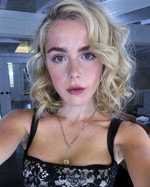 Kiernan Shipka OnlyFans Leak Picture - Thumbnail V8FMGdyyid