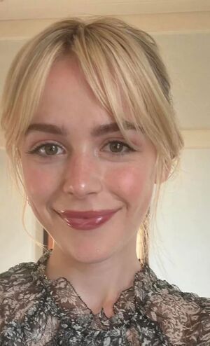 Kiernan Shipka OnlyFans Leak Picture - Thumbnail VITF81hgRe