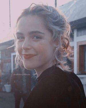 Kiernan Shipka OnlyFans Leak Picture - Thumbnail WtmtdMXfNB