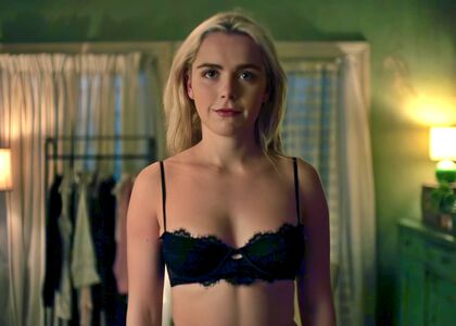 Kiernan Shipka OnlyFans Leak Picture - Thumbnail c2TOjda2a9