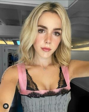 Kiernan Shipka OnlyFans Leak Picture - Thumbnail emjx1Nkg16