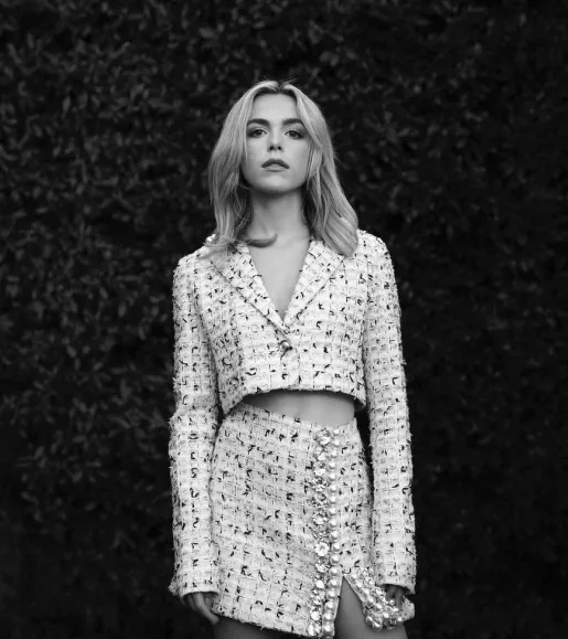 Kiernan Shipka OnlyFans Leak Picture - Thumbnail gyTtoJGwbl