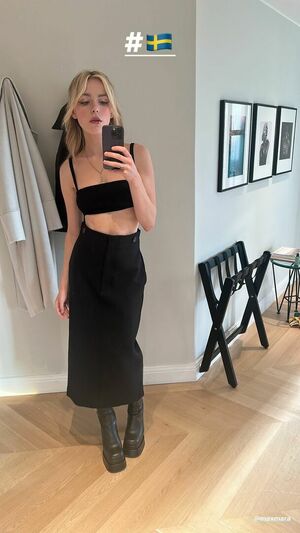 Kiernan Shipka OnlyFans Leak Picture - Thumbnail js4ZQzmrdA