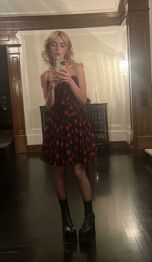 Kiernan Shipka OnlyFans Leak Picture - Thumbnail kuNoN8z4Iz