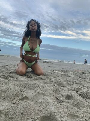 Kira Imani OnlyFans Leak Picture - Thumbnail NHku838UHh