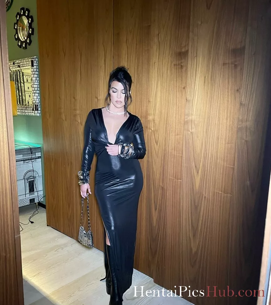 Kourtney Kardashian Nude OnlyFans Leak Photo 0p7rEIoD03