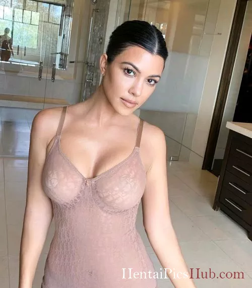 Kourtney Kardashian Nude OnlyFans Leak Photo 35wl4PNrvO