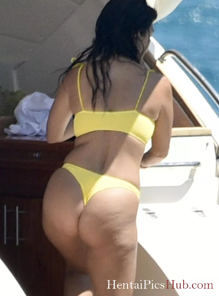 Kourtney Kardashian Nude OnlyFans Leak Photo C5s4tzkTOT