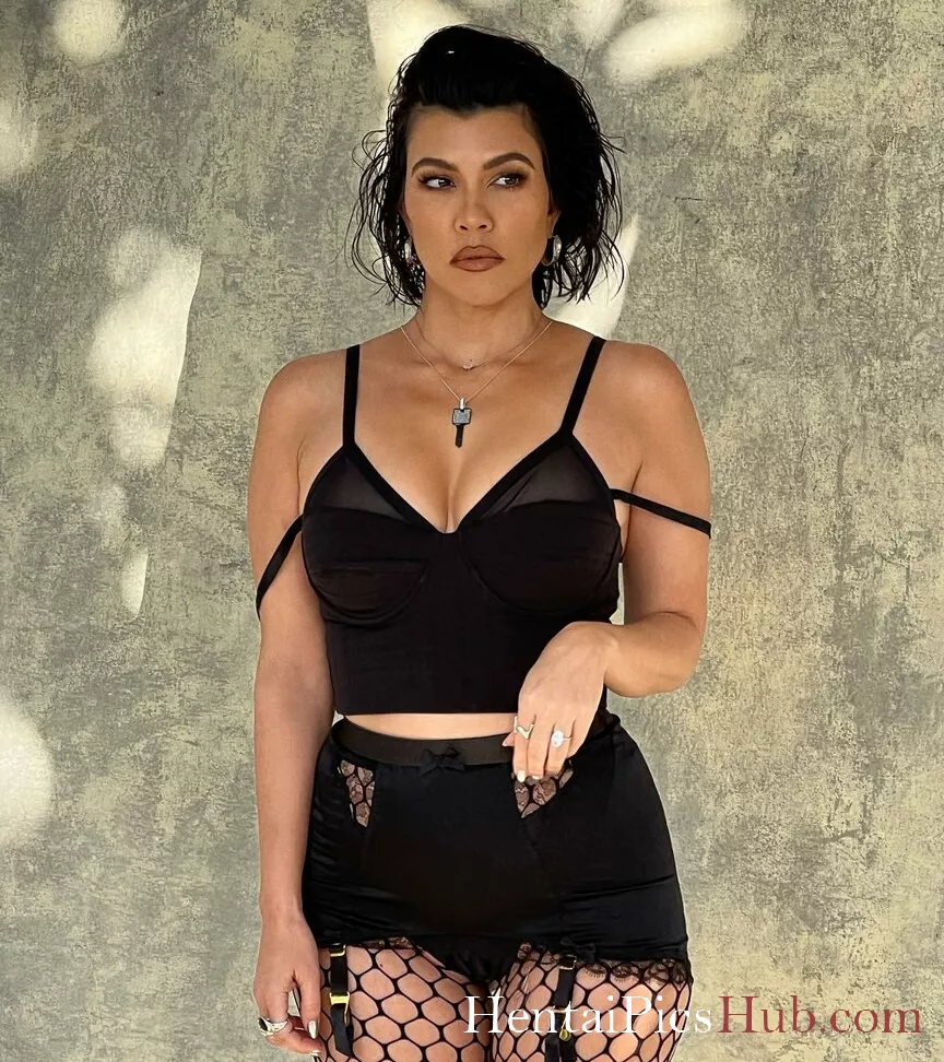 Kourtney Kardashian Nude OnlyFans Leak Photo DG3gDpPBUM