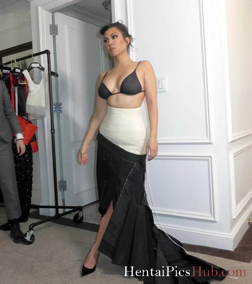 Kourtney Kardashian Nude OnlyFans Leak Photo EgfNJ0reee