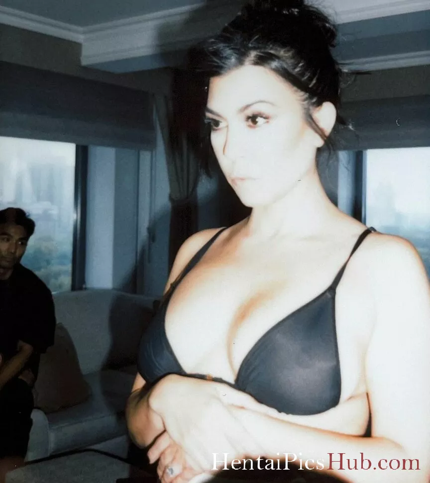 Kourtney Kardashian Nude OnlyFans Leak Photo IGr0SgrAww