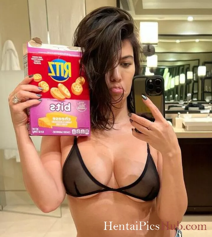 Kourtney Kardashian Nude OnlyFans Leak Photo JvBdNY4UBM