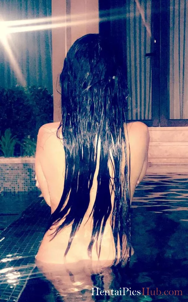 Kourtney Kardashian Nude OnlyFans Leak Photo MTLljZe7NS