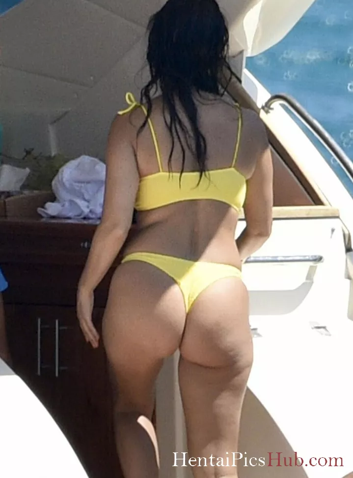 Kourtney Kardashian Nude OnlyFans Leak Photo QRAyvBmNNV