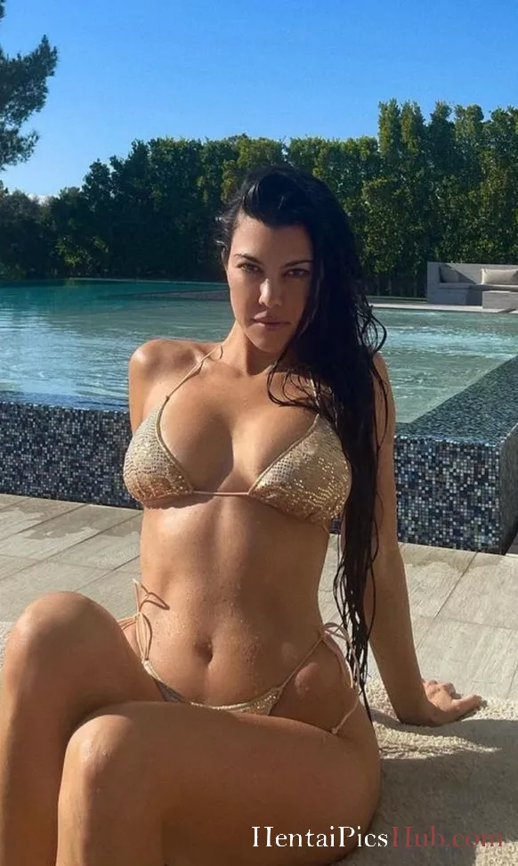 Kourtney Kardashian Nude OnlyFans Leak Photo Qj2ufMni0w