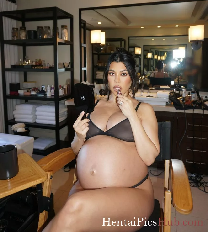 Kourtney Kardashian Nude OnlyFans Leak Photo VBPxYVTZQO