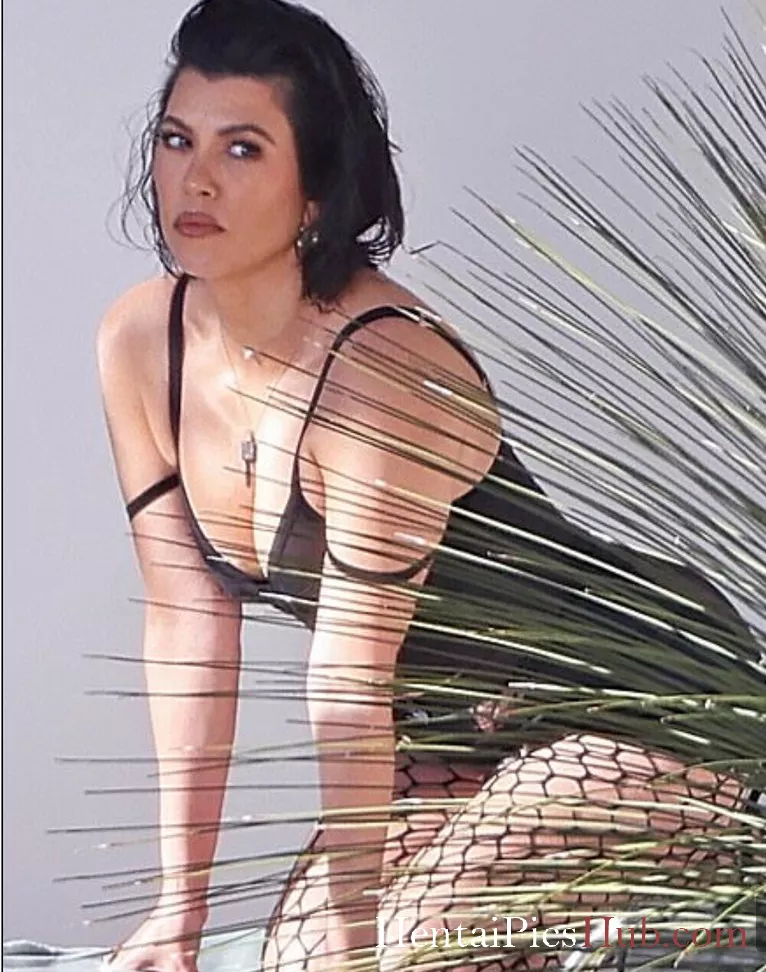 Kourtney Kardashian Nude OnlyFans Leak Photo X2xPiuaXIG