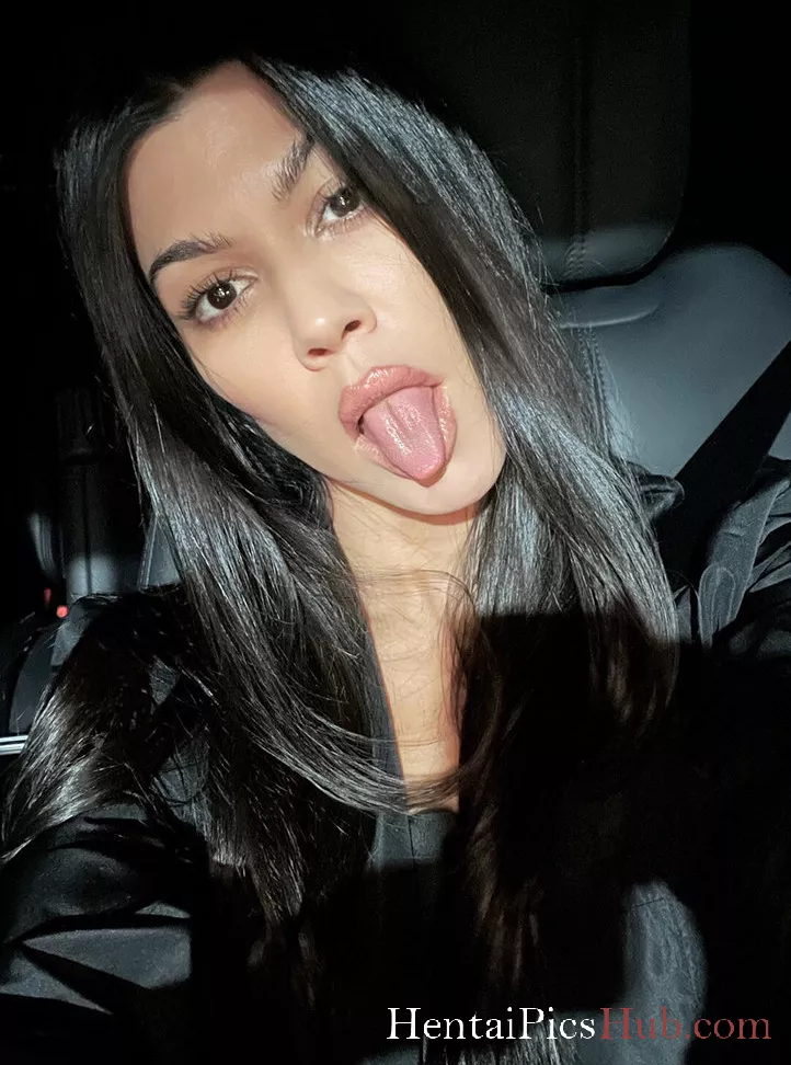 Kourtney Kardashian Nude OnlyFans Leak Photo klOlps17ab