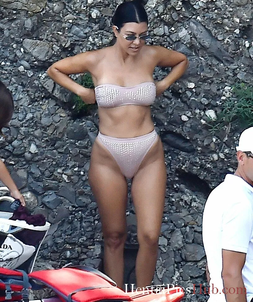 Kourtney Kardashian Nude OnlyFans Leak Photo lgDNVakIjW