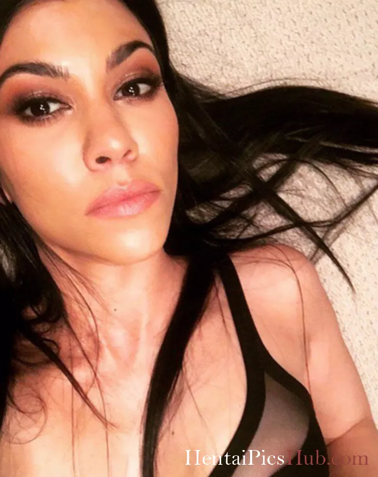 Kourtney Kardashian Nude OnlyFans Leak Photo pv0yEDpyyc