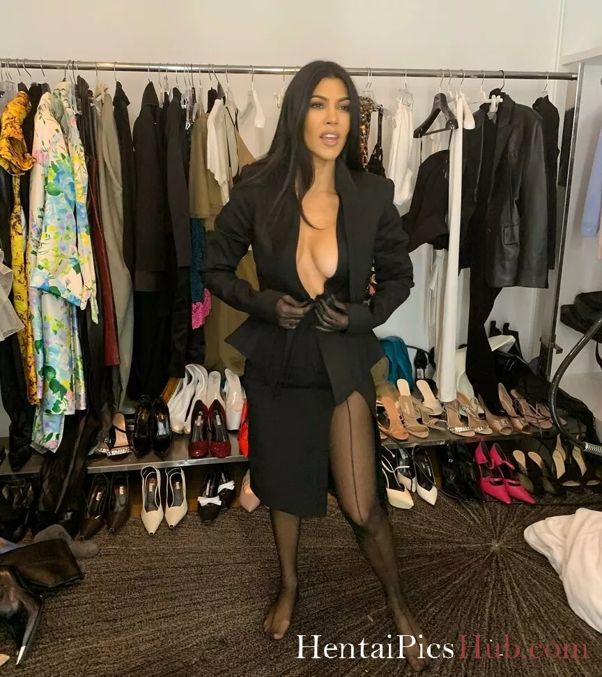 Kourtney Kardashian Nude OnlyFans Leak Photo rVz5iaJIse