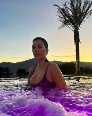 Kourtney Kardashian OnlyFans Leak Picture - Thumbnail 0pvCSvSA6e